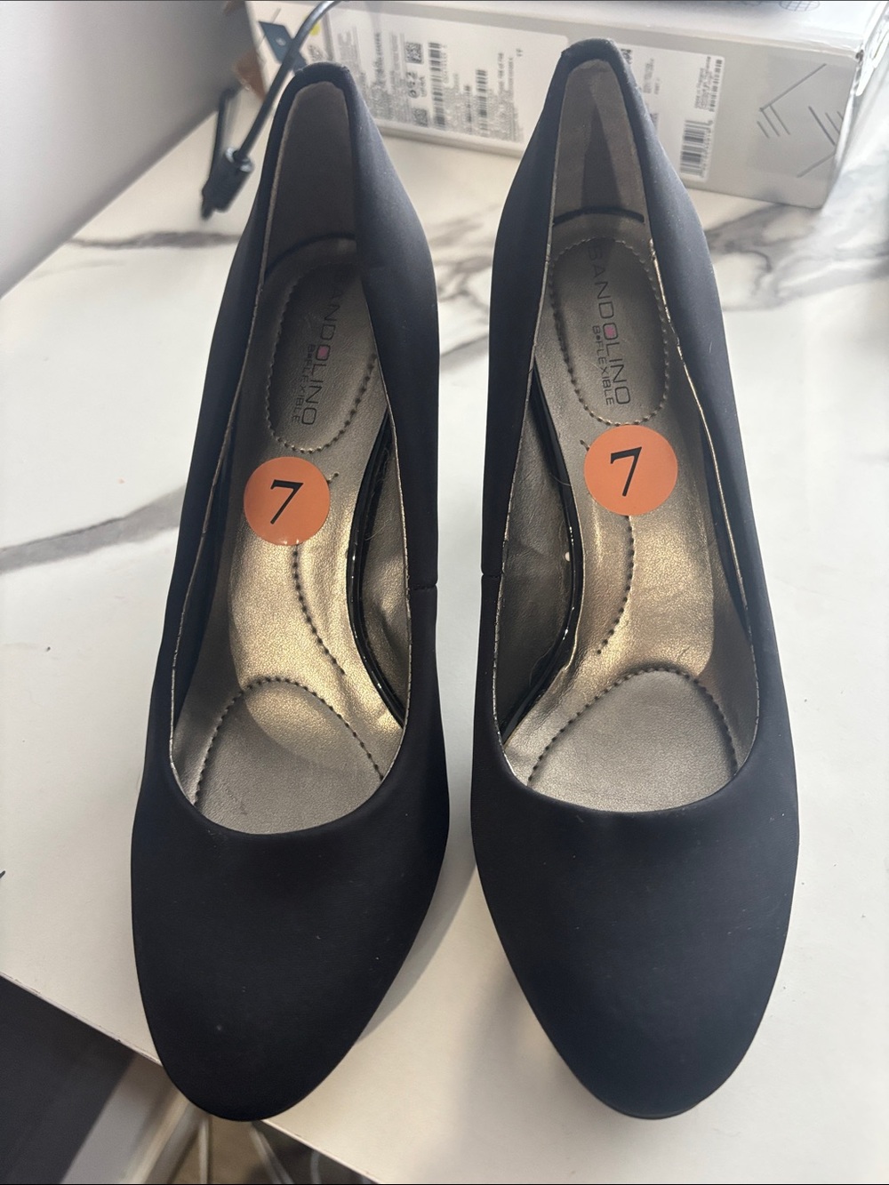 Bandolino Black Round-Toe Mid Heel Pumps